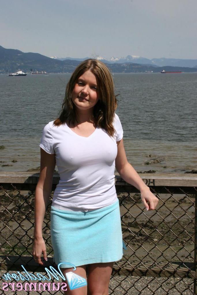 20P Pictures of Madison Summers flashing outside
