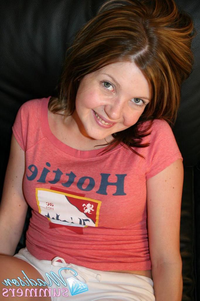 20P Pictures of Madison Summers stripping for you at home