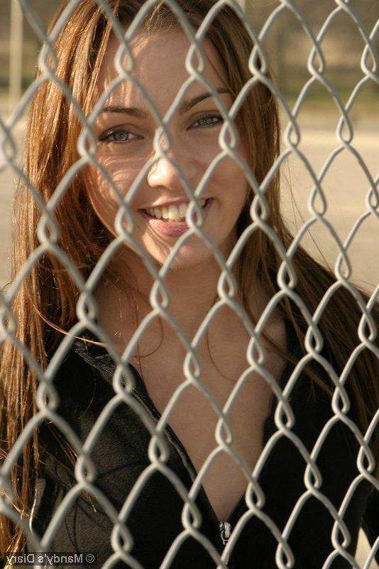 20P Pictures of teen girl Mandy's Diary flashing while she plays tennis