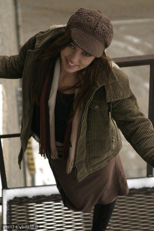 20P Pictures of teen porn babe Mandy's Diary flashing outside on a cold day