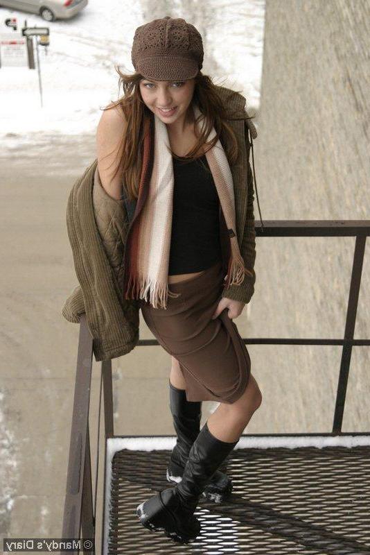 20P Pictures of teen porn babe Mandy's Diary flashing outside on a cold day