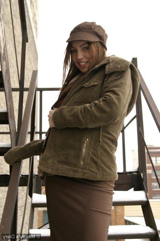 20P Pictures of teen porn babe Mandy's Diary flashing outside on a cold day
