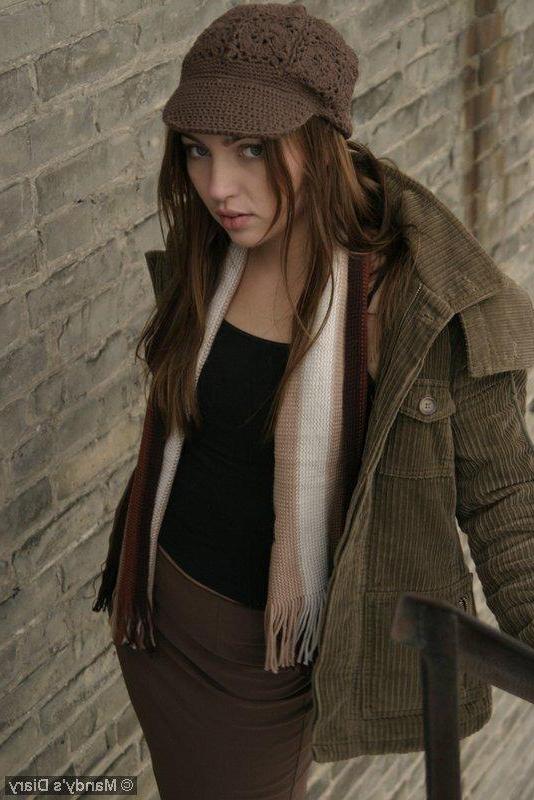 20P Pictures of teen porn babe Mandy's Diary flashing outside on a cold day