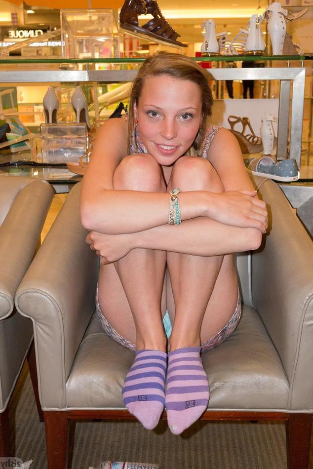 8P Blonde coed Marley Kunis shows you her panties in public
