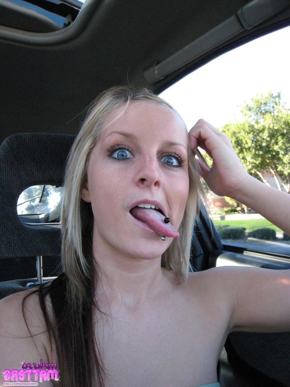 16P Pictures of teen babe Melissa Matters flashing outside