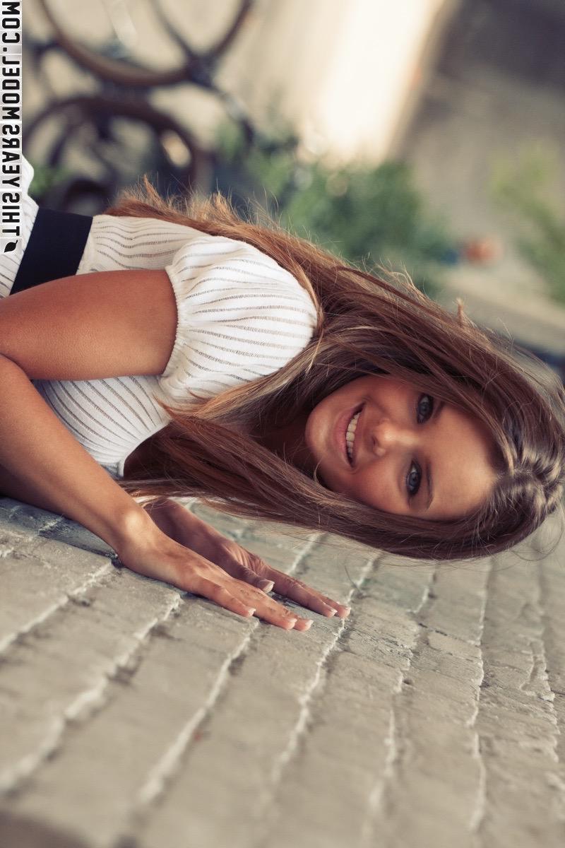 15P Brunette model Michelle gets naked for you in "Art Model"