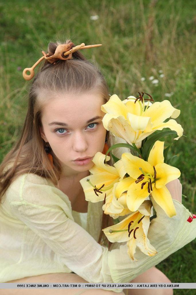 18P Pictures of teen girl Milena D showing off her natural bush outside