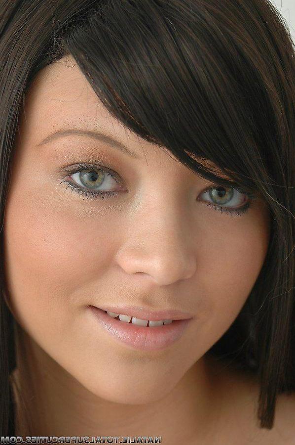 20P Pictures of teen girl Natalie Banks showing you her pussy