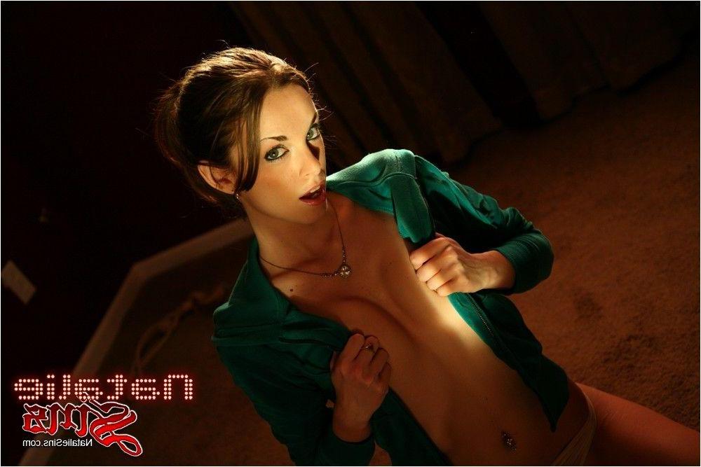 15P Pictures of teen Natalie Sins spreading her legs for your cock