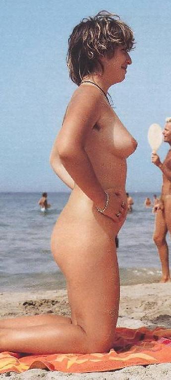 19P Nudists Naturists Public Outdoor Flash #11