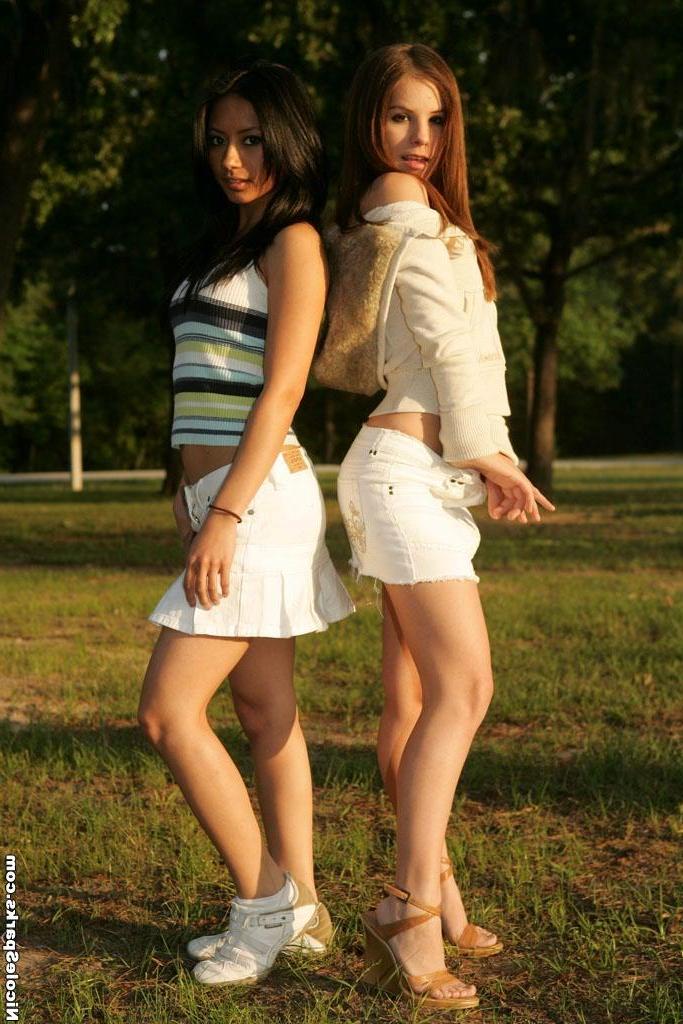 15P Pictures of teen star Nicole Sparks showing off her legs outside