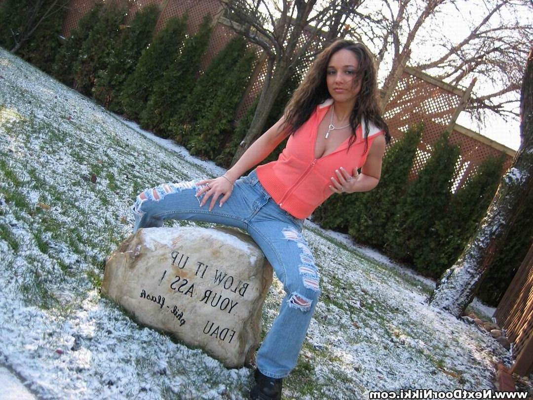 15P Next Door Nikki teases us outside