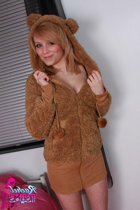 16P Pictures of teen nympho Rachel Tease living up to her name