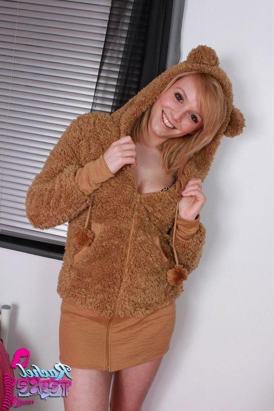16P Pictures of teen nympho Rachel Tease living up to her name