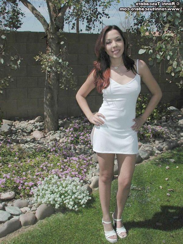 20P Pictures of Ronni Tuscadero spreading her legs