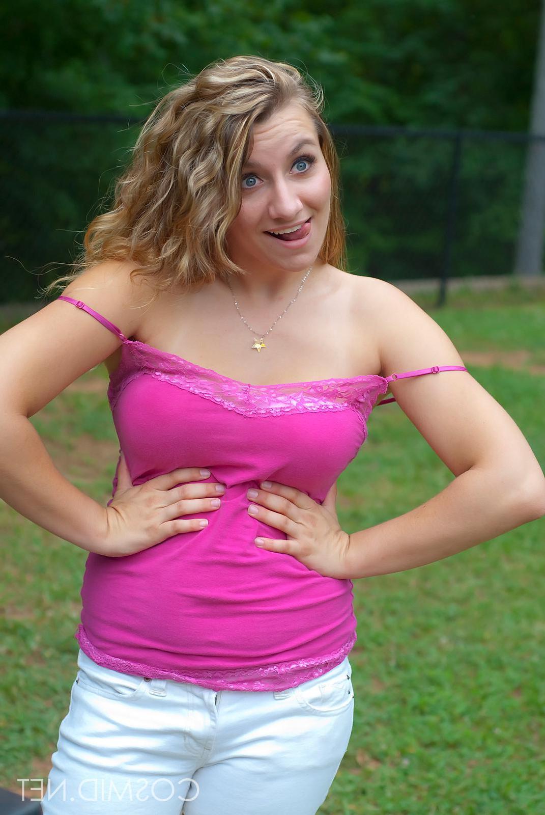 16P Pictures of Roxie flashing her perky boobs