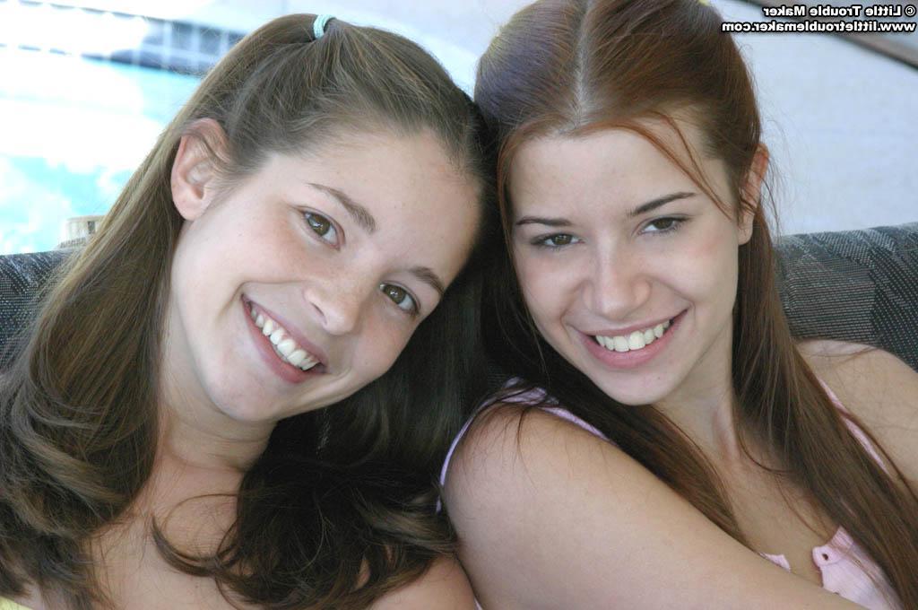 20P Pictures of Little Troublemaker and Tawnee Stone flashing outside