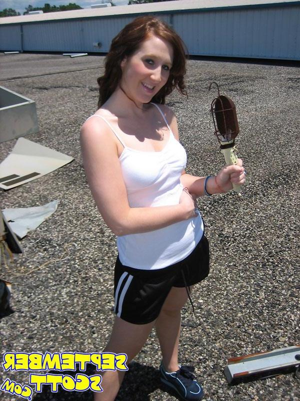 20P Pictures of September Scott flashing outside