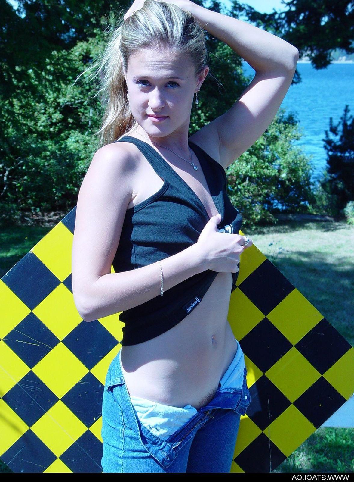 20P Pictures of teen girl Staci.ca flashing you outside