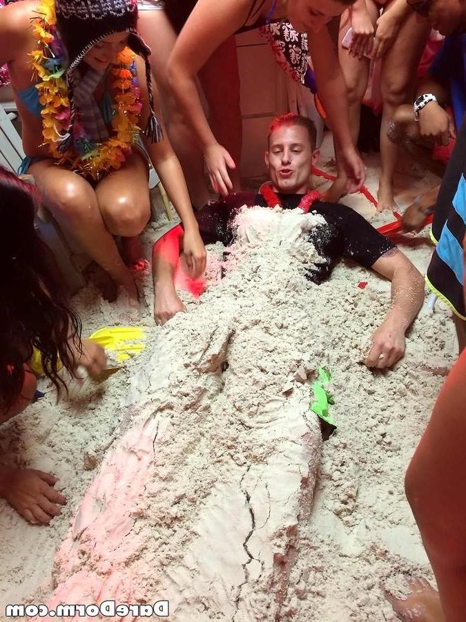 12P Tali Dova and her college friends have a hot sex party