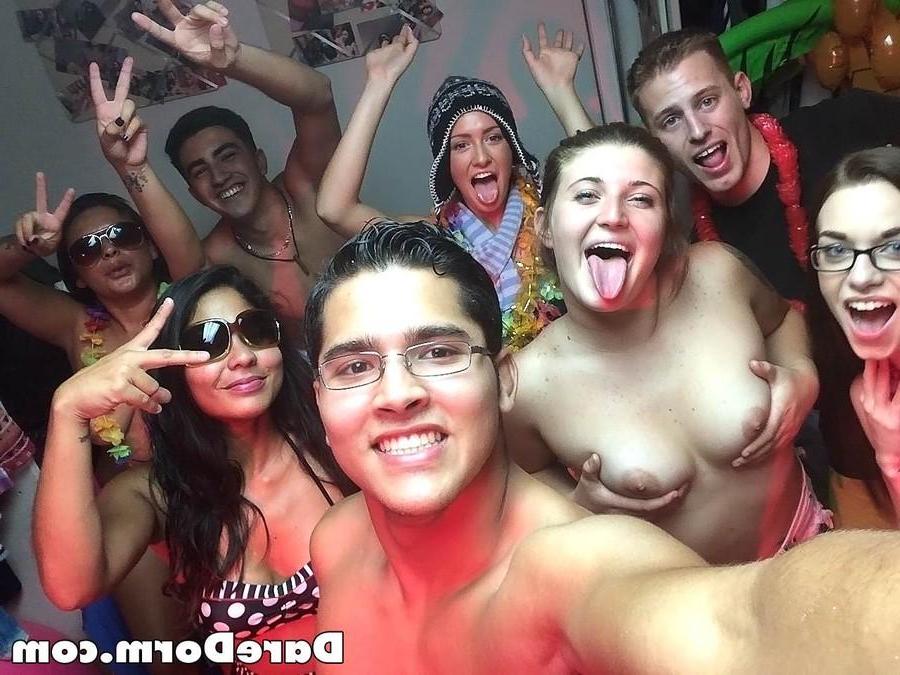 12P Tali Dova and her college friends have a hot sex party