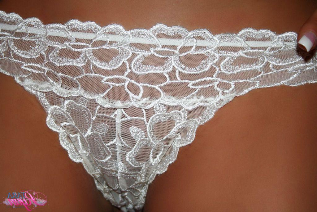 20P Pictures of Tara Ryan and Jada Brooke flashing you
