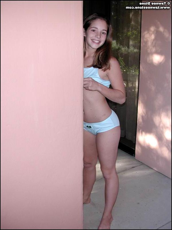 20P Pics of Tawnee Stone flashing outside