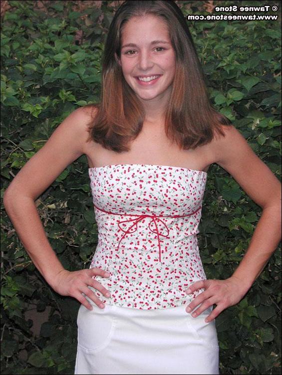 20P Pics of Tawnee Stone flashing her tits outside
