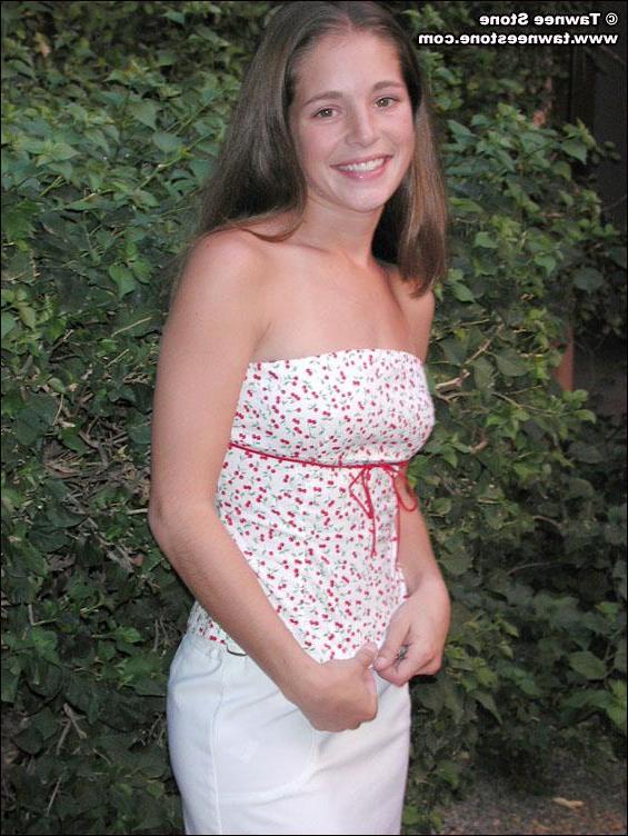 20P Pics of Tawnee Stone flashing her tits outside