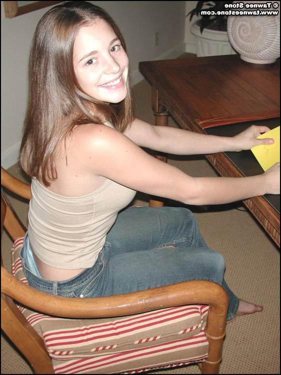 19P Pictures of teen girl Tawnee Stone getting naked just for you
