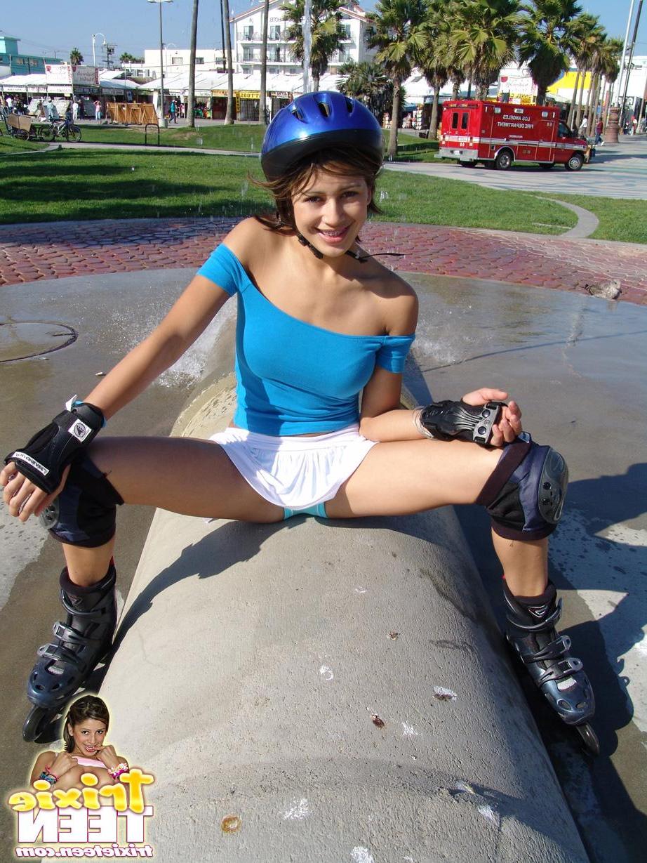 16P Pictures of teen cutie Trixie Teen flashing outside