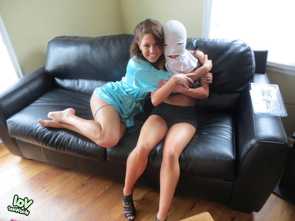 15P Val Midwest gets super kinky with a lesbian gimp