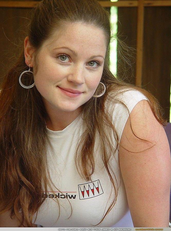 20P Pictures of teen girl Vicki Model hot and horny for you