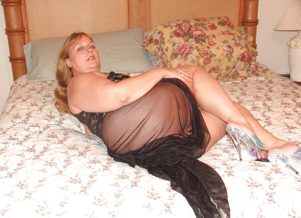 25P MATURE WOMAN 001