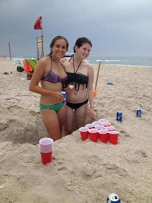 15P Hot college girls go wild on spring break