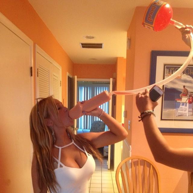 15P Super hot college girls go wild on spring break