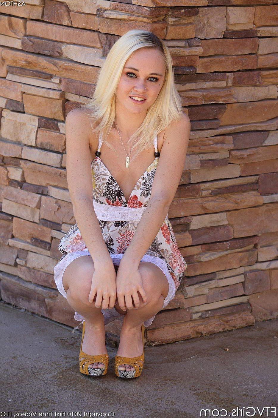 16P Pictures of Ashton flashing her tits and pussy