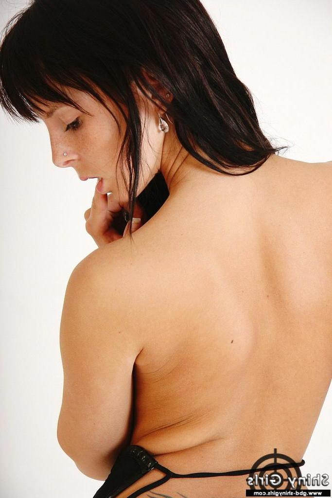 16P Shinygirls Sophie posing topless in leather skirt