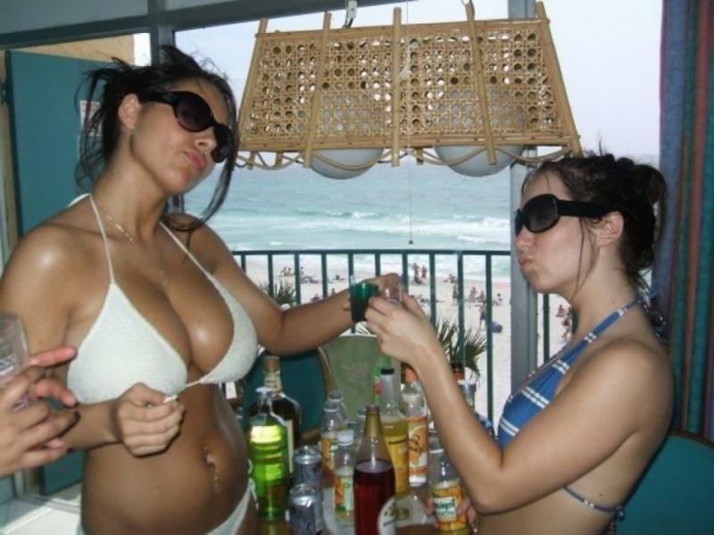 10P Hot spring break girls with big boobs tease on camera
