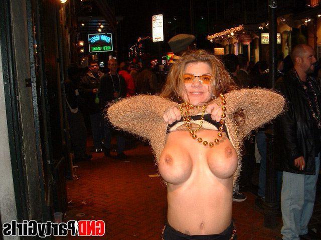12P Pictures of drunk teen girls flashing their titties