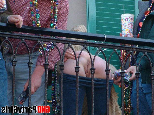 12P Pictures of drunk college coeds flashing