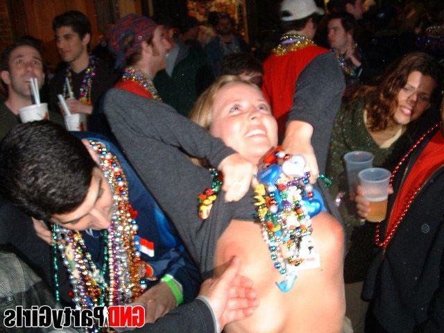 12P Pictures of wild and drunk teen girls flashing