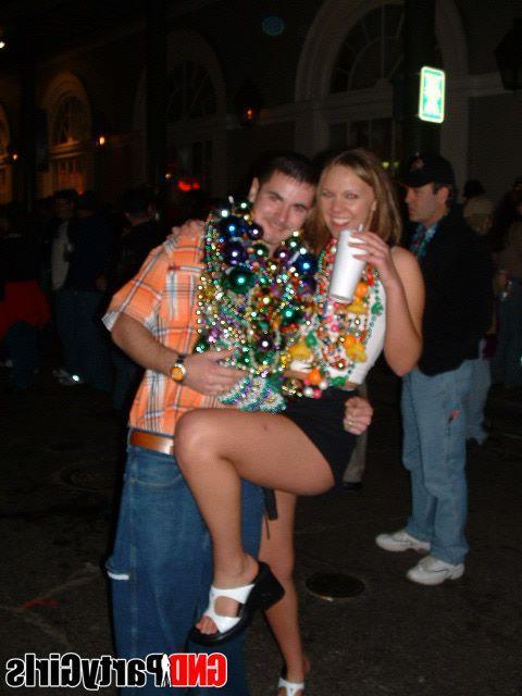 12P Pictures of drunk teen girls flashing