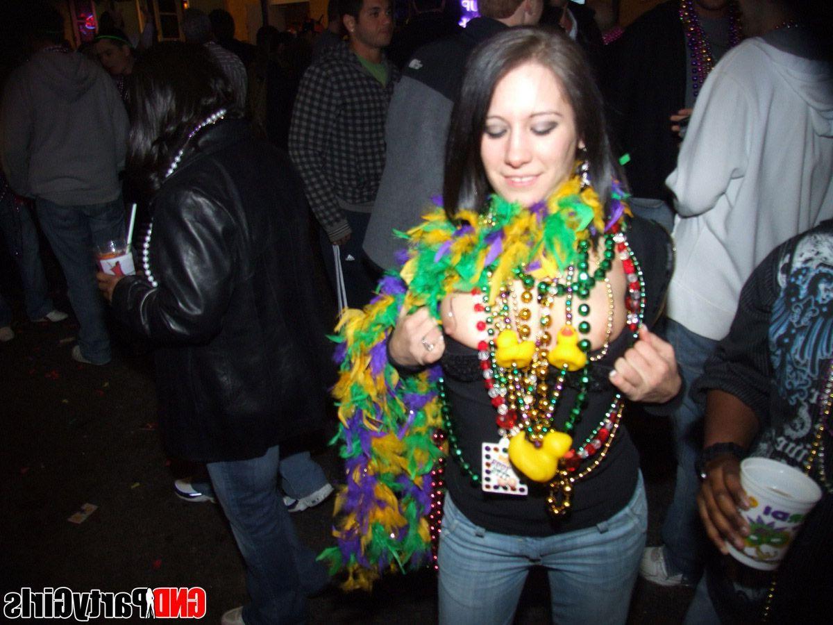 12P Pictures of drunk teen girls flashing