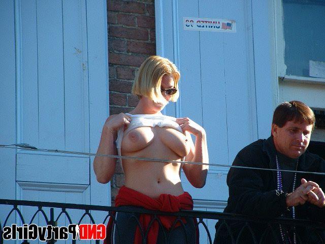 12P Pictures of hot drunk teens flashing