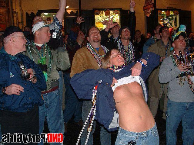 12P Pictures of hot drunk teens flashing