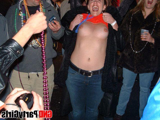 12P Pictures of hot drunk teens flashing