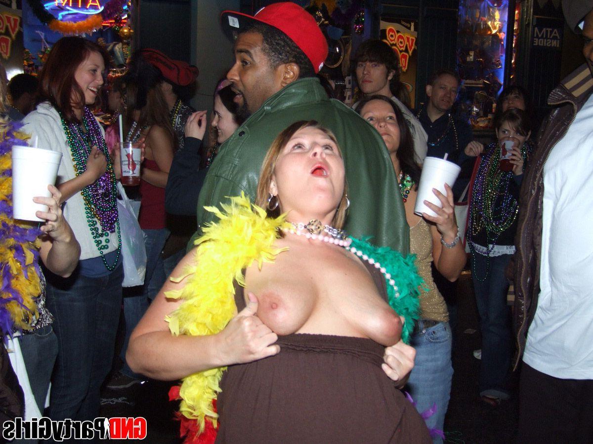 12P Pictures of hot and drunk girls showing their titties