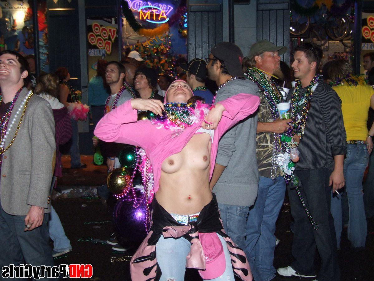 12P Pictures of hot and drunk girls showing their titties