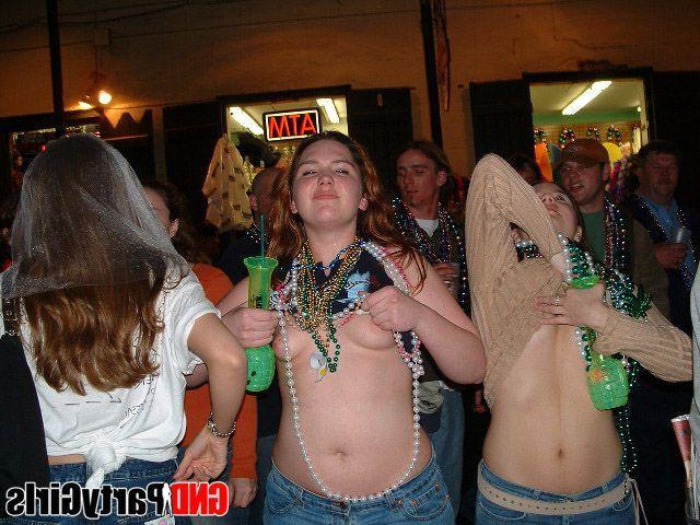 12P Pictures of hot drunk girls flashing